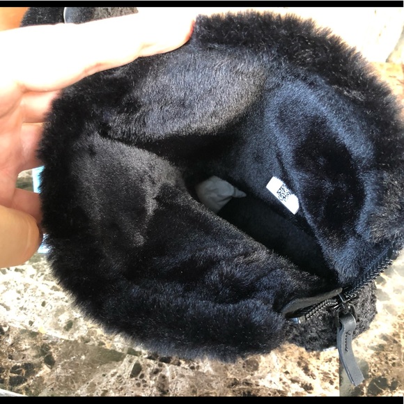 TOMS Women's Plush Faux bootie slippers - Picture 8 of 12